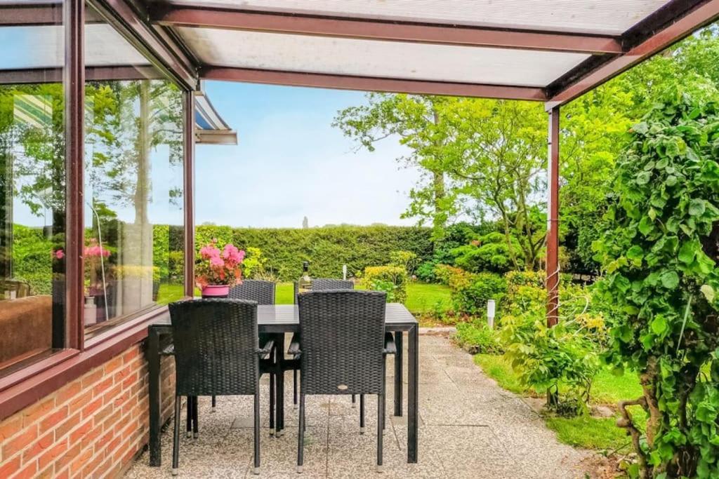 Zeeuwse Rust Stavenisse Villa Buitenkant foto